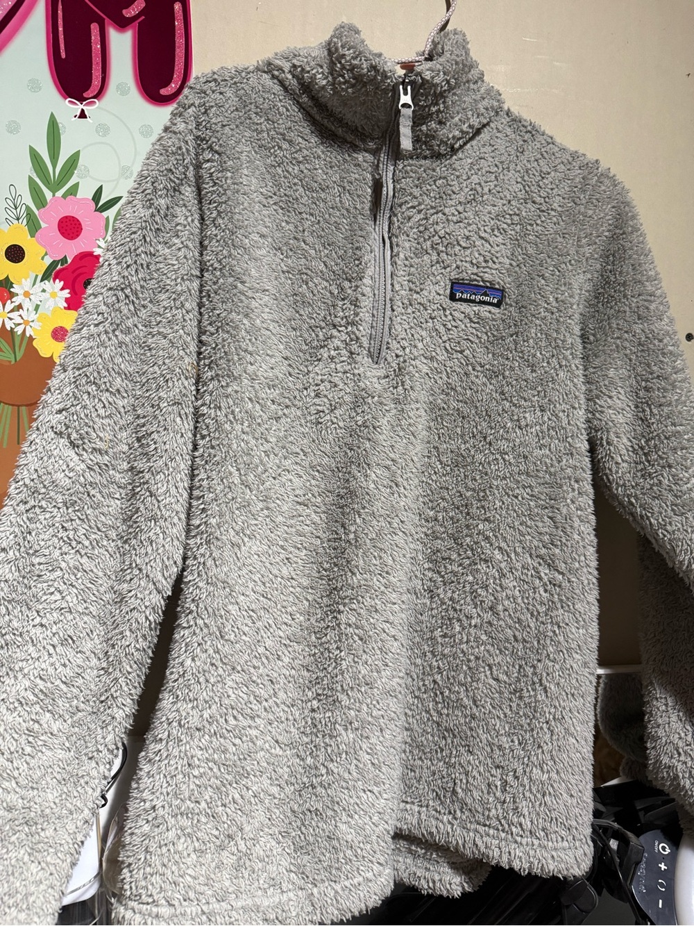 Women’s Patagonia light grey 1/4 quarter pullover fleece cozy size L